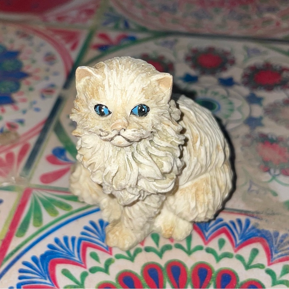 Vintage Cat Figurine with Blue Eyes